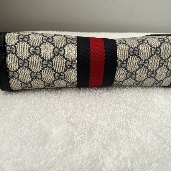 100% Authentic!! GUCCI GG monogram supreme medium shoulder - Clutch / Crossbody - Picture 8 of 13